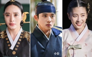 Kim Hye Soo Isyaratkan Pernikahan Moon Sang Min dan Oh Ye Ju di 'Under The Queen's Umbrella'