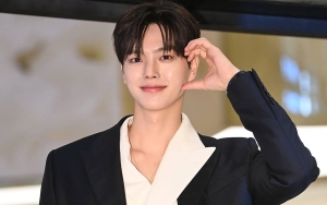 Song Kang Tampil Keren di Event Terbaru Hingga Dibilang Seganteng Dewa