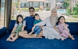 Desta Boyong Keluarga Kecil ke Jepang, Ekspresi Sang Putra Bikin Salfok