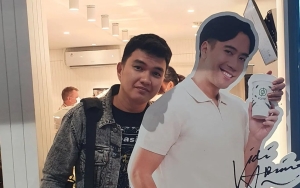 Pose Aldi Taher Pura-Pura Cium Vidi Aldiano Beneran Bikin Ngakak