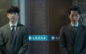 Song Joong Ki Ngakak Parah Usai Keseksiannya Dipuji Jinyoung GOT7 di Set 'Reborn Rich'