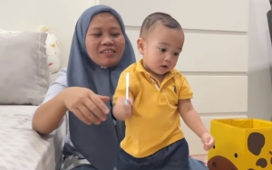 Liburan ke Qatar, Jiwa Sosial Rayyanza Cipung Terungkap Saat Belajar Bareng Sus Rini