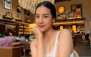 Penampilan Anya Geraldine Pakai Bando Minnie Mouse Bikin Pangling