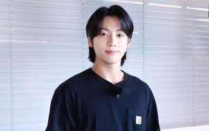 Jungkook BTS Rekam Momen Bareng Staf Cewek Picu Kehebohan