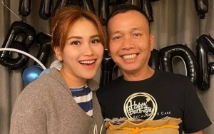 Ayah Ayu Ting Ting Banjir Pujian Gegara Suara Merdunya Saat Mengaji