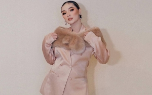 Zaskia Gotik Tampil Pakai Baju Bodo Bareng Dua Putri Cantik, Keberadaan Suami Dipertanyakan