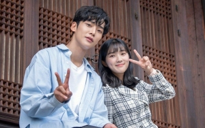 Rowoon SF9 Sambat Bau Rambut Kim Hye Yoon