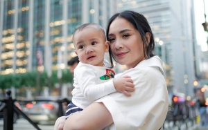 Rayyanza Cipung Cemburui Nagita Slavina Gendong Ameena, Berakhir Ngamuk Bikin Ngakak