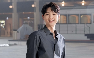 Cara Song Joong Ki Perlakukan Fans Saat Berangkat Ke Indonesia Curi Perhatian