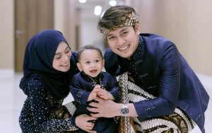 Baby L Disuapi Sang Nenek Makan Nasi Pakai Garam Sedang Lesti-Billar Duduk Santai