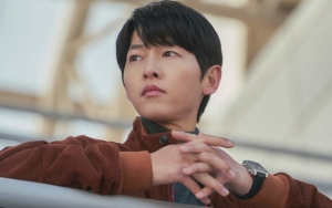Percintaan Song Joong Ki Dikritik, Cara 'Reborn Rich' Tanggapi Kontroversi Tuai Pujian