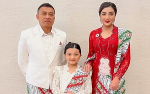 Ashanty Pamer Foto Jadul Plek Ketiplek Arsy, Ketampanan Anang Hermansyah Muda Curi Fokus