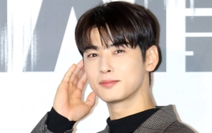 Cha Eunwoo ASTRO Gelar Pameran Foto Pribadi untuk Bantu Orang Kurang Mampu