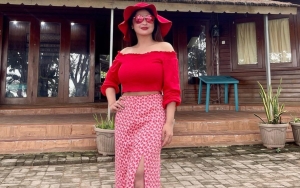 Dewi Persik Dihina Habis-Habisan, Ibunda Masih Mikir Beri Maaf Meski Hater Sujud Mohon Ampun
