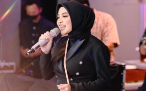 Paling Muda di Genk Cendol, Aurel Hermansyah Bikin Gigit Jari Gegara Harga Outfit Saat Kumpul Bareng