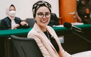 Nikita Mirzani Masih Ditahan, Pacar Bule Ganteng Tulis Pesan Cinta Bak Bukti Ketulusan