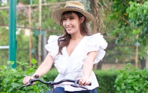 Paling Beda, Dandanan Ayu Dewi Saat Ngumpul Bareng Bikin Geng Cendol Syok