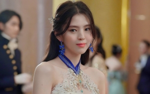 5 Cara Pintar Han So Hee OOTD Pakai Boots Disorot Majalah Fashion Korea