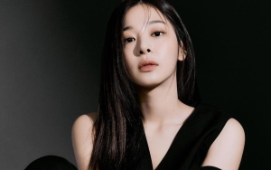 Bikin Makin Jatuh Cinta, Seol In A Pamer Suara Lembut Sambil Genjreng Gitar