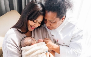 Banyak Dinanti, Arie Kriting Akhirnya Spill Wajah Sang Anak Mirip Indah Permatasari
