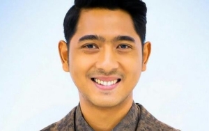 Arya Saloka Kece Nonton Balap Motor Hingga Disebut Makin Meresahkan