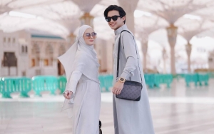 Dinda Hauw Girang Diberi Tas Baru, Rey Mbayang: Habis Kena Tipu Biar Gak Sedih-Sedih Amat