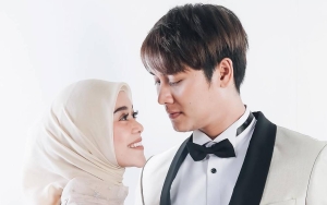 Teriak Heboh Saat Nonton Bola Bareng Rizky Billar, Lesti Kejora: Ini Mau Main Apa Sibuk Diskusi