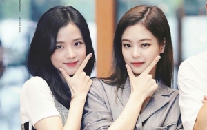 Jennie BLACKPINK Raba-Raba Tubuh Jisoo di Konser 'BORN PINK' Barcelona, Fans Histeris