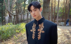 Akting Cha Eunwoo ASTRO Perankan Pendeta Kejutkan Staf 'Island'