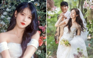 IU Nyanyikan 'Blueming' dan Beri Pesan Khusus untuk Suami Jiyeon T-ARA di Pernikahan