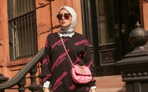 Berhijab, Olla Ramlan Joget Lincah dengan Busana Super Ketat 