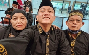 Pergi Umrah Bersama Orangtua, Denny Caknan Tulis Pesan Haru