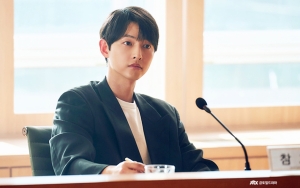 Sikap Sopan Song Joong Ki Malah Bikin Ngakak di Lokasi 'Reborn Rich'