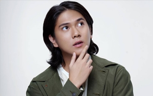 Mirror Selfie Iqbaal Ramadhan Bikin Kaget, Tak Dikenali Sampai Dikira Pak Tarno