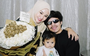 Atta Halilintar & Aurel Hermansyah Kegirangan Ameena Bisa Jalan Sendiri, Momennya Kelewat Gemas