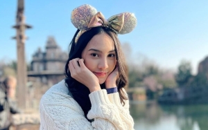 Postingan Baru Anya Geraldine di Tepi Pantai Bikin Geger
