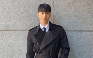 Terbalik dari Image, Wi Ha Joon Kelewat Iseng di Event Saint Laurent