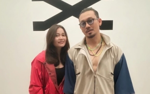 Denny Sumargo Istighfar Diajak Masuk Toko Furniture Hingga Teriak-Teriak Dicium Istri Depan Umum