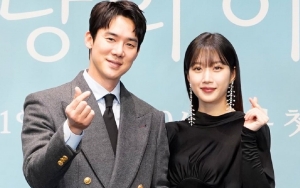 Yoo Yeon Seok Sebut Moon Ga Young sebagai Happy Virus Usai Akting Bareng di Drama Baru