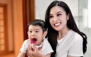 Putra Sandra Dewi Jatuh dari Ketinggian Saat Main di Playground, Bagaimana Kondisinya?
