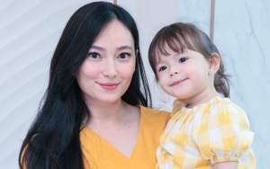 Asmirandah Bagikan Momen Saat Hadiri Pesta Natal, Tingkah Chloe Sang Anak Tak Terduga