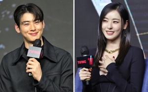 Interaksi Manis Cha Eunwoo & Lee Da Hee di Jumpa Pers 'Island' Curi Perhatian