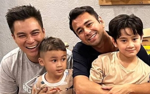 Baim Wong Pajang Sepatu Bertanda Tangan Messi, Celetukan Rafathar Kocak