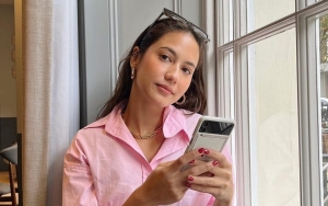 Gaya Kece Pevita Pearce Pakai Kupluk Bikin Terkesima