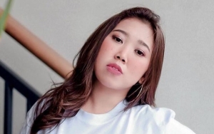 Mobil Kiky Saputri Lecet Masuk Gang Janda Ayu Ting Ting