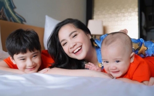 Nagita Slavina Takjub Isi Kado Spesial Hari Ibu Dari Rafathar & Cipung, Gak Kaleng-Kaleng!