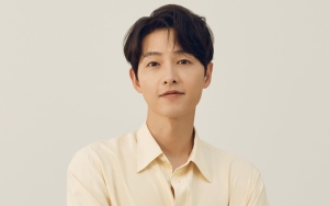 Song Joong Ki Diduga Akan Nikahi Pacar Menyusul Rumor Hamil di Luar Nikah, Agensi Tolak Tanggapi