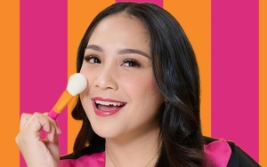 Harga Kemeja Simpel Nagita Slavina Kala Ke Kebun Binatang Bikin Tak Percaya