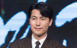 Beda dari Yang Lain, Jung Woo Sung Update Aksi Kemanusiaan di Momen Natal