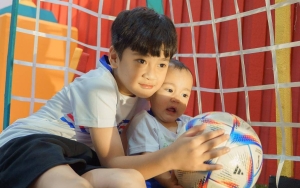 Rayyanza Cipung Joget, Reaksi Rafathar Dingin Digoda Cosplay Ala Idol K-Pop